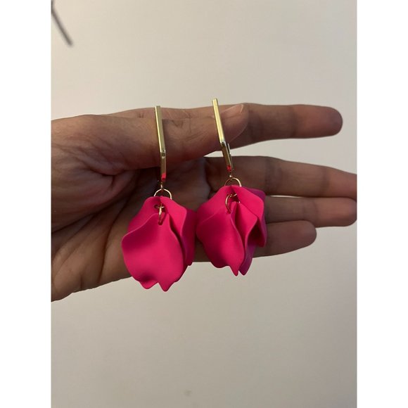 Hot pink earrings , pink acrylic fuchsia flower chunky petal earring statement - Picture 3 of 8